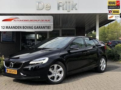 Zwart Gebruikt 2019 Volvo V40 Inscription Stationwagen | € 17.495 (Eerlijke prijs)