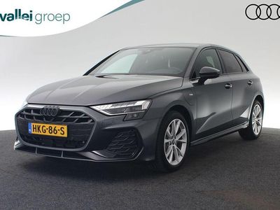 Grijs Gebruikt 2025 Audi A3 Sportback e-tron S-Line Hatchback | € 39.900 (Iets duurder)