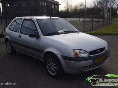 Grijs Gebruikt 2000 Ford Fiesta Hatchback | € 950