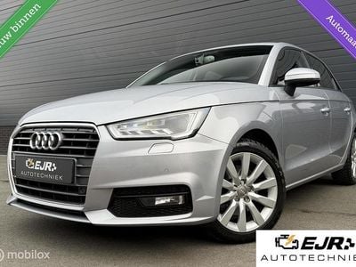 Zilver (metallic) Occasion 2015 Audi A1 Sportback Design Hatchback | € 15.950 (Duur)