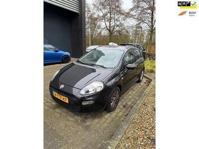 Zwart (metallic) Gebruikt 2014 Fiat Punto Evo Street Hatchback | € 2.750 (Eerlijke prijs)