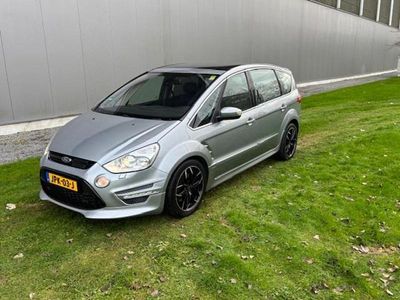 Grijs (metallic) Gebruikt 2010 Ford S-MAX Titanium MPV | € 13.950 (Duur)