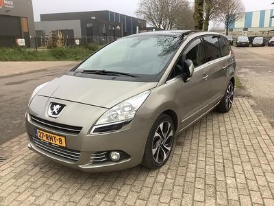 Occasion Peugeot 5008 Family 156 PK (114 kW) 2011 Grijs (metallic) MPV