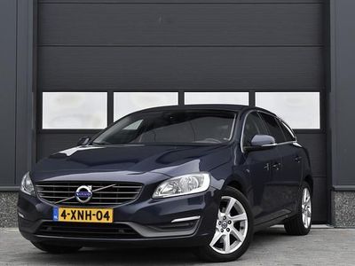 Blauw Occasion 2014 Volvo V60 Momentum Stationwagen | € 5.750 (Eerlijke prijs)