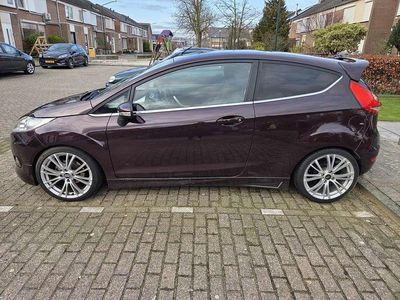 Rood Occasion 2009 Ford Fiesta Trend Hatchback | € 2.699 (Goede deal)