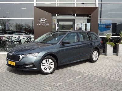 tweedehands Skoda Octavia Combi 1.0 e-TSI Business Edition | AUTOMAAT | NAVIGATIE | CLIMATE CONTROL | KEYLESS ENTRY & START