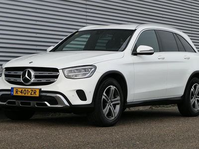 Wit Occasion 2022 Mercedes GLC200 Premium Plus SUV | € 30.940