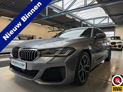 Grijs Occasion 2022 BMW 530 Executive Stationwagen | € 43.990 (Duur)