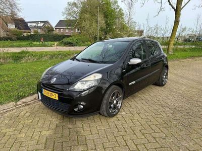 tweedehands Renault Clio 1.5 dCi Night & Day zwart