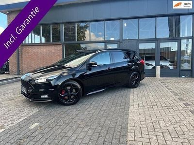 Zwart Occasion 2016 Ford Focus ST Stationwagen | € 17.950 (Eerlijke prijs)