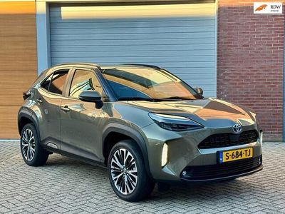 Groen (metallic) Occasion 2023 Toyota Yaris Cross Executive SUV | € 25.945 (Goede deal)