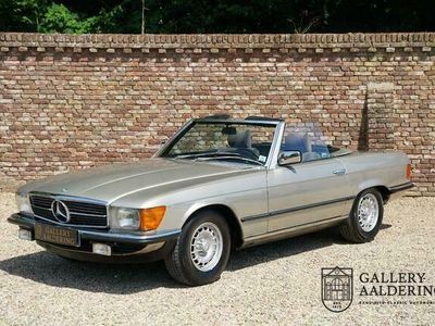 tweedehands Mercedes SL380 Factory airconditioning, electric roof and lovely condition