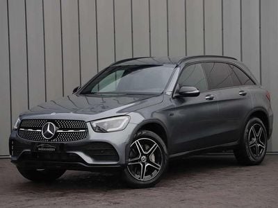 Grijs (metallic) Occasion 2020 Mercedes GLC300e AMG SUV | € 42.950 (Eerlijke prijs)
