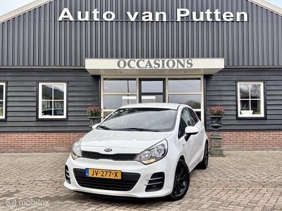 Wit Gebruikt 2016 Kia Rio Hatchback | € 8.295 (Eerlijke prijs)