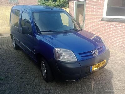 Blauw (metallic) Gebruikt 2003 Peugeot Partner MPV | € 2.495 (Eerlijke prijs)