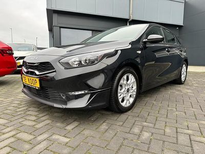 Zwart Occasion 2023 Kia Ceed Comfort Hatchback | € 18.350 (Goede deal)