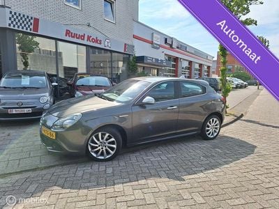 Grijs Gebruikt 2013 Alfa Romeo Giulietta Business Hatchback | € 10.450 (Eerlijke prijs)