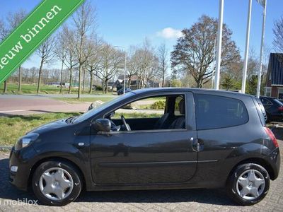 Zwart Gebruikt 2013 Renault Twingo Authentique Hatchback | € 2.499 (Eerlijke prijs)