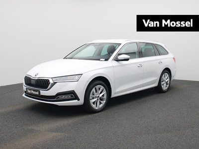 Wit Occasion 2024 Skoda Octavia Business Line Stationwagen | € 29.944 (Iets duurder)