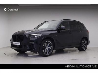 M carbonschwarz metallic (zwart metallic) Occasion 2023 BMW X5 Comfort Edition SUV | € 74.895 (Eerlijke prijs)