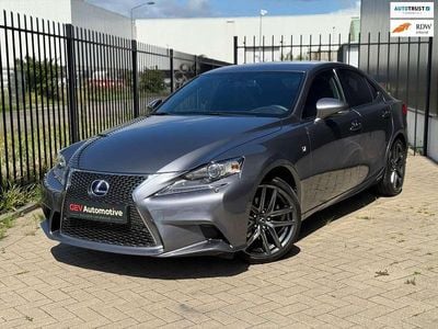 Lexus IS300h