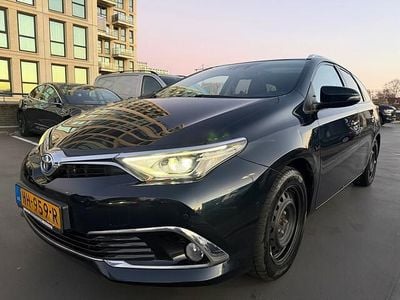Grijs Gebruikt 2015 Toyota Auris Touring Sports Stationwagen | € 13.950 (Eerlijke prijs)