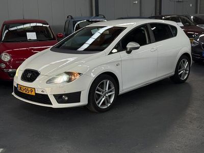 Wit (metallic) Gebruikt 2011 Seat Leon FR Hatchback | € 6.499 (Iets duurder)