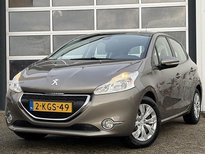 Grijs Gebruikt 2013 Peugeot 208 Envy Hatchback | € 3.950 (Goede deal)