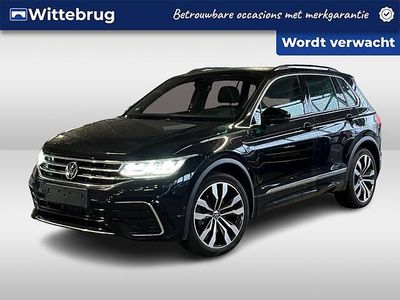 Zwart (metallic) Gebruikt 2021 VW Tiguan Pro SUV | € 36.950 (Duur)