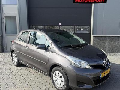 Occasion Toyota Yaris 69 PK (50 kW) 2013 Grijs Hatchback