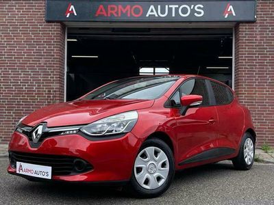 Rood Gebruikt 2013 Renault Clio IV Expression Hatchback | € 6.950 (Iets duurder)