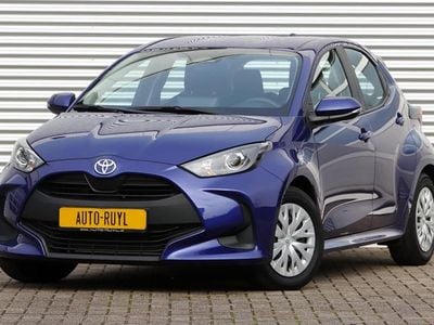 Blauw Gebruikt 2024 Toyota Yaris Hybrid Active Hatchback | € 21.745 (Goede deal)