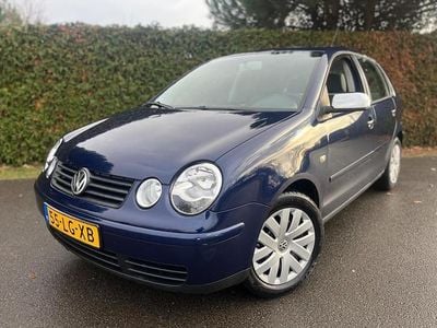 Blauw (metallic) Gebruikt 2003 VW Polo Hatchback | € 1.888 (Goede deal)