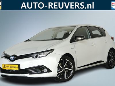 Wit Occasion 2017 Toyota Auris Hybrid Hatchback | € 16.900