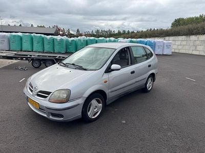 Nissan Almera Tino