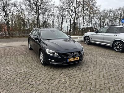 Zwart (metallic) Gebruikt 2013 Volvo V60 Stationwagen | € 10.444 (Iets duurder)