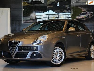 tweedehands Alfa Romeo Giulietta 1.4 T Distinctive - XENON - CRUISE - PDC - HANDSFREE - CLIMATE