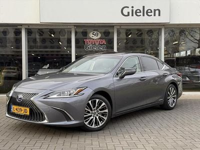 Grijs Gebruikt 2021 Lexus ES300H Business Edition Sedan | € 34.700 (Goede deal)