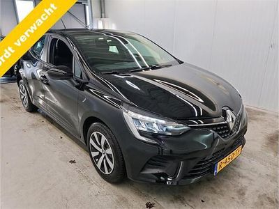 Zwart Gebruikt 2022 Renault Clio V Equilibre Hatchback | € 13.999 (Goede deal)