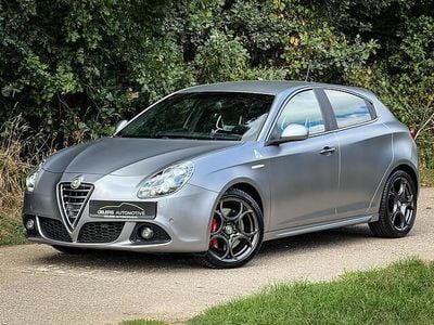 Grijs Gebruikt 2015 Alfa Romeo Giulietta Quadrifoglio Verde Hatchback | € 16.899 (Goede deal)