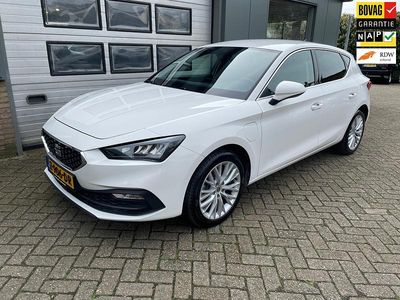 Wit Occasion 2021 Seat Leon FR Hatchback | € 24.400 (Eerlijke prijs)