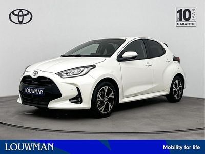 Rood Nieuw 2025 Toyota Yaris Comfort Hatchback | € 30.985 (Eerlijke prijs)