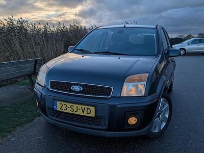 Grijs Gebruikt 2006 Ford Fusion Futura MPV | € 2.800 (Eerlijke prijs)