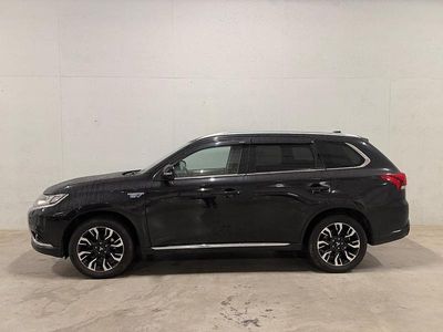 Occasion Mitsubishi Outlander P-HEV Instyle 121 PK (88 kW) 2015 Zwart SUV