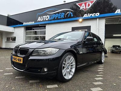 Zwart (metallic) Gebruikt 2012 BMW 318 Luxury Line Stationwagen | € 7.250 (Goede deal)