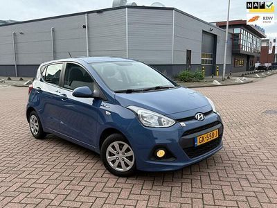 Blauw Gebruikt 2015 Hyundai i10 Comfort Hatchback | € 5.750 (Eerlijke prijs)