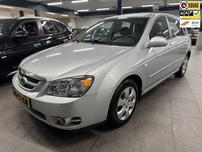 Grijs Gebruikt 2006 Kia Cerato LX Hatchback | € 2.150 (Goede deal)
