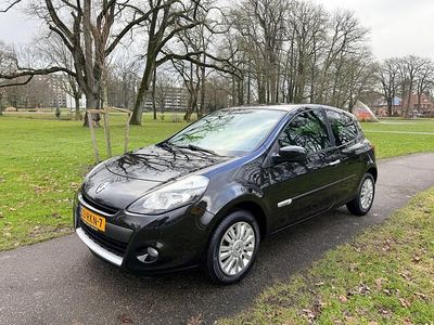 Occasion Renault Clio II Collection 75 PK (55 kW) 2011 Zwart Hatchback