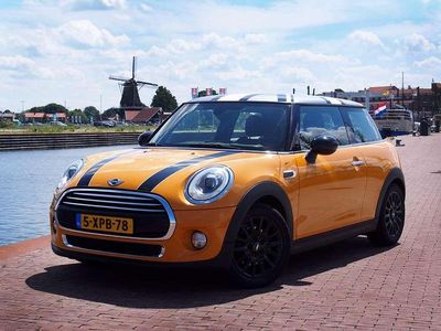 Oranje Gebruikt 2014 Mini Cooper D Business Hatchback | € 5.499