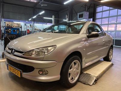 Grijs Occasion 2002 Peugeot 206 CC Cabriolet | € 2.500 (Eerlijke prijs)
